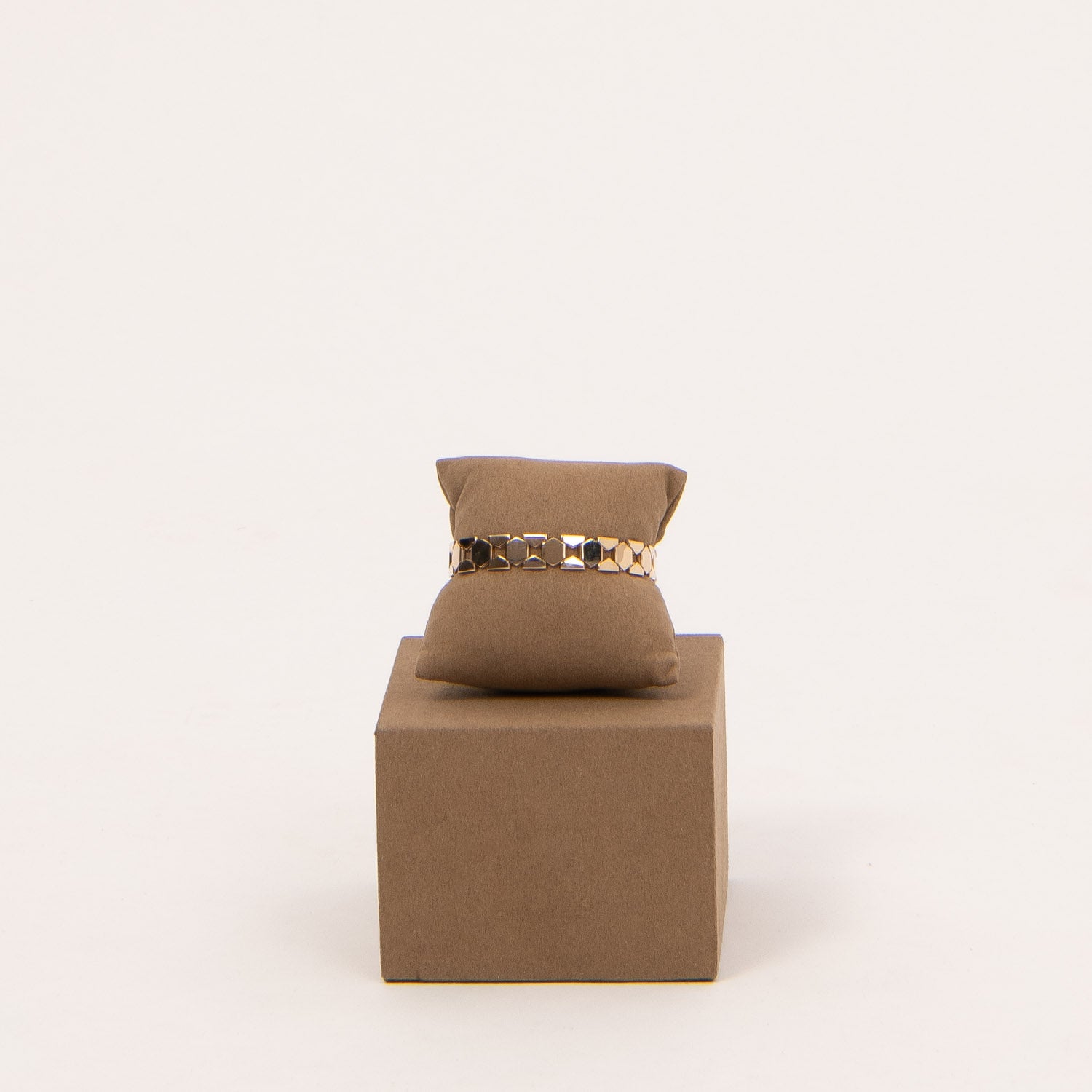 DETAIL246874